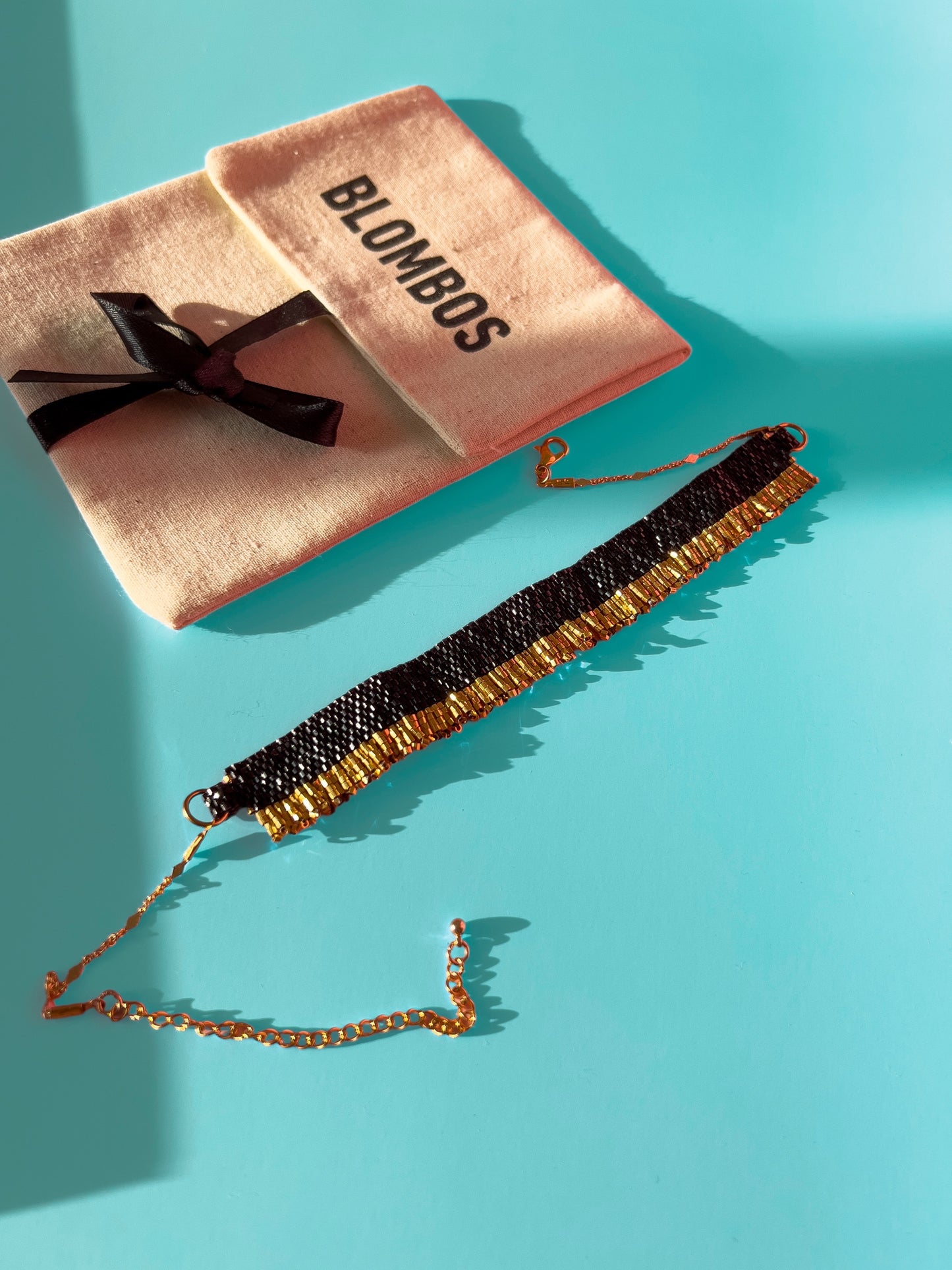 Choker Negro Dorado