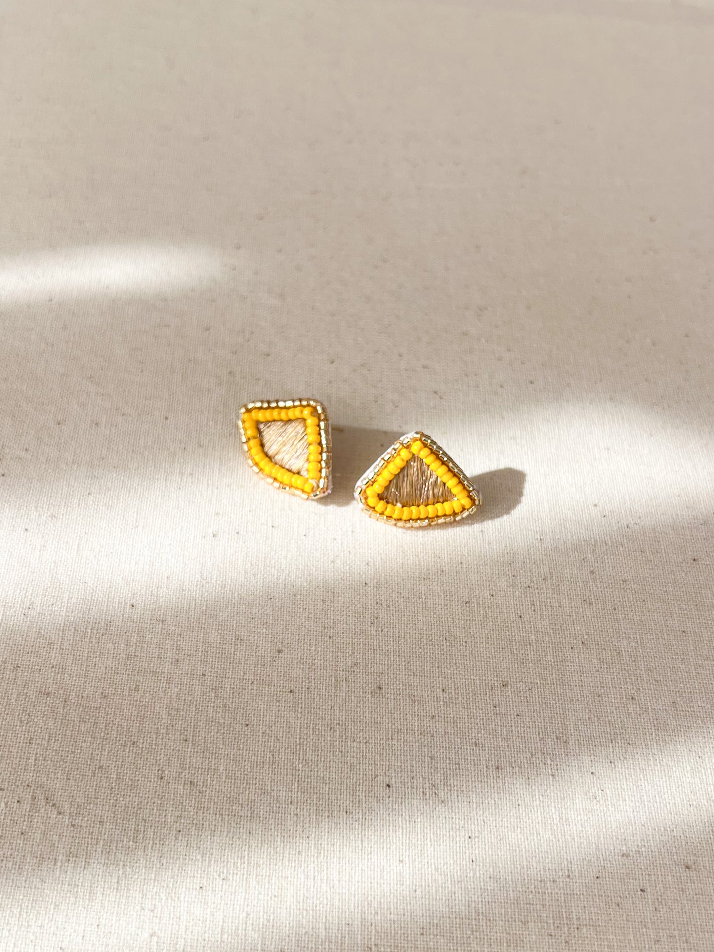 Aros Bordados de Mostacillas e Hilo