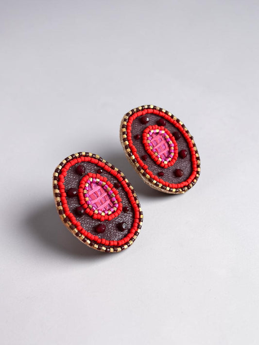 Aros pintados y bordados a mano